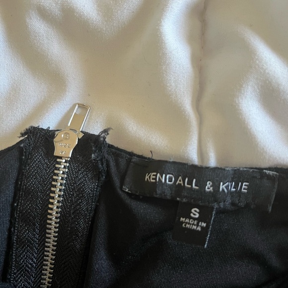 black corset top with lace-up front and zipper back - Picture 4 of 4